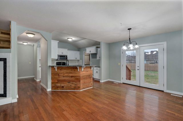 194 Meadowlark, Willard, MO 65781