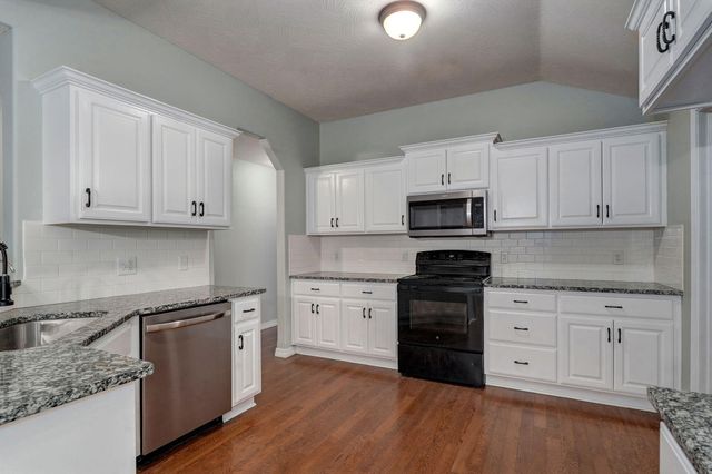 194 Meadowlark, Willard, MO 65781