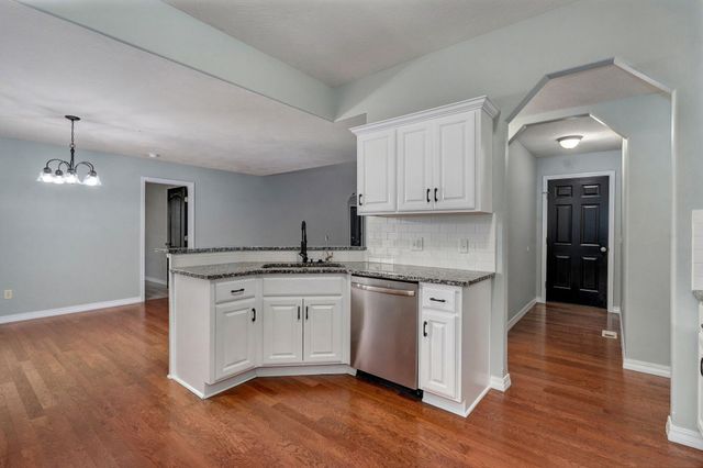 194 Meadowlark, Willard, MO 65781