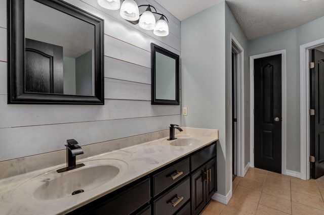 194 Meadowlark, Willard, MO 65781