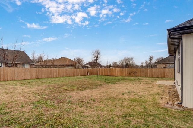 194 Meadowlark, Willard, MO 65781