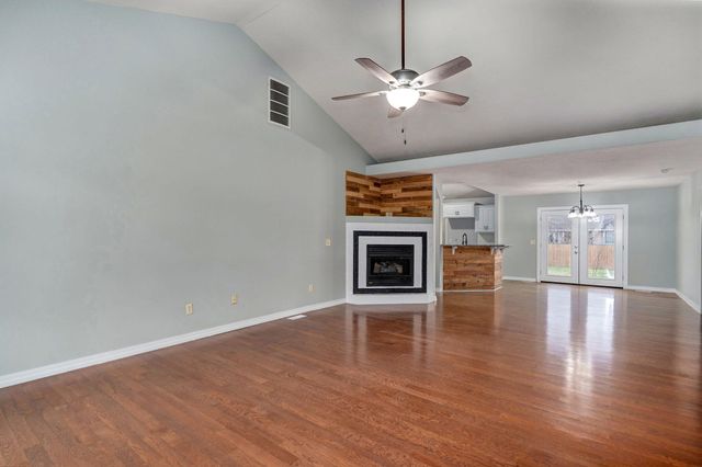 194 Meadowlark, Willard, MO 65781