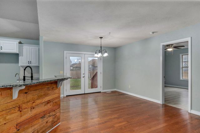 194 Meadowlark, Willard, MO 65781