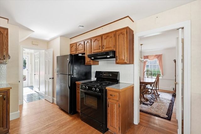 97 Green St, Needham, MA 02492
