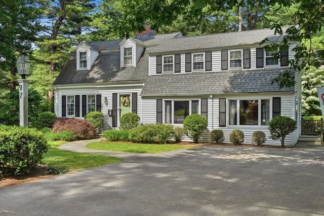 97 Green St, Needham, MA 02492