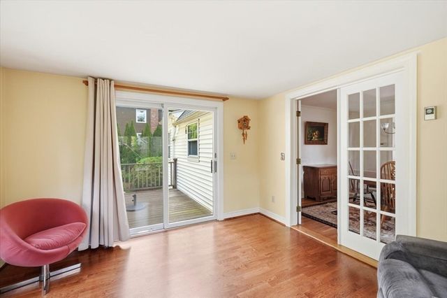 97 Green St, Needham, MA 02492