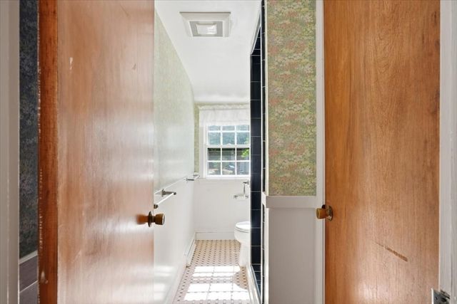 97 Green St, Needham, MA 02492