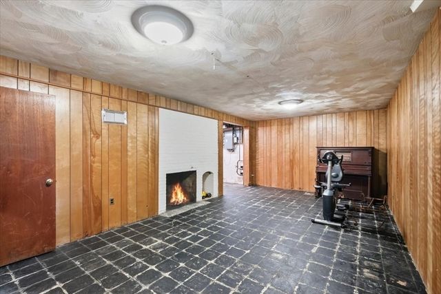 97 Green St, Needham, MA 02492