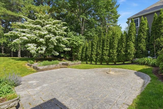 97 Green St, Needham, MA 02492