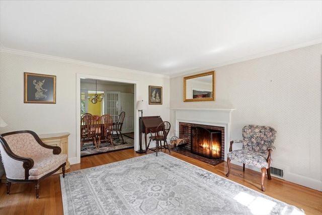 97 Green St, Needham, MA 02492