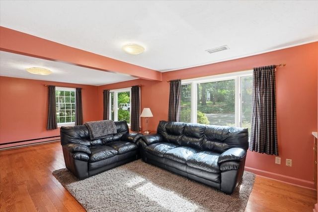 97 Green St, Needham, MA 02492