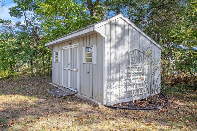 9070 St Joe River Road, White Pigeon, MI 49099