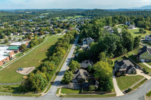 1200 Lake Ridge Square, Johnson City, TN 37601