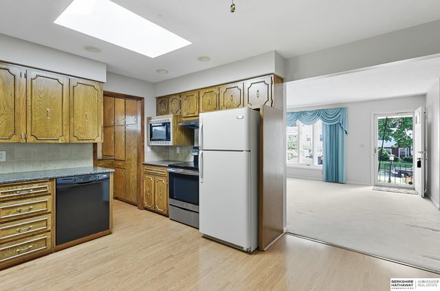 2418 S 49th Avenue, Omaha, NE 68106