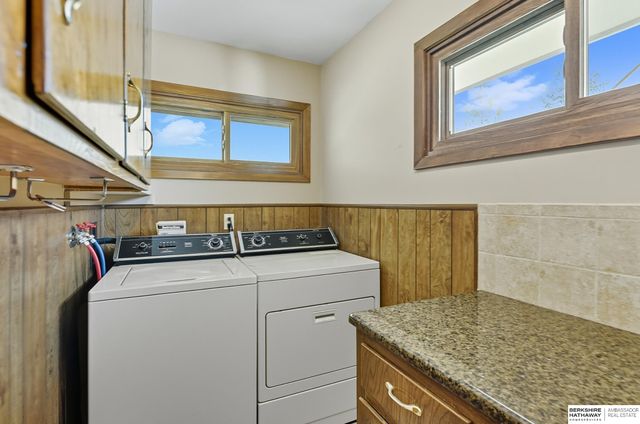 2418 S 49th Avenue, Omaha, NE 68106