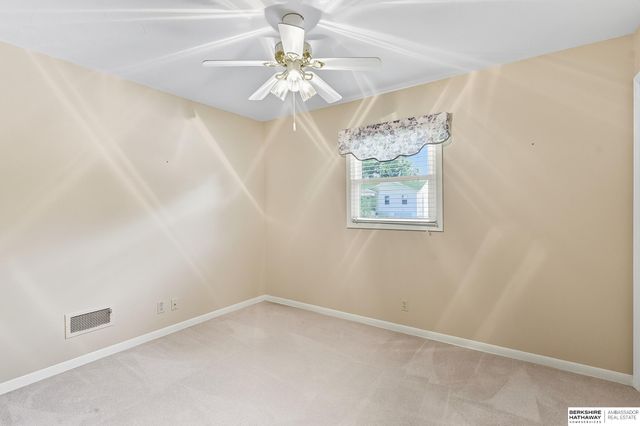 2418 S 49th Avenue, Omaha, NE 68106