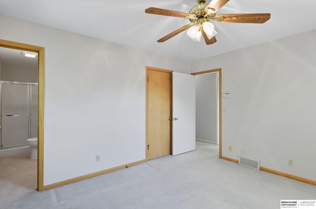 2418 S 49th Avenue, Omaha, NE 68106