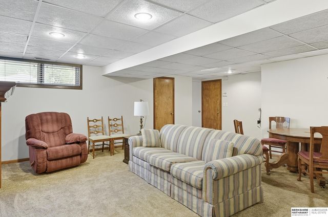 2418 S 49th Avenue, Omaha, NE 68106