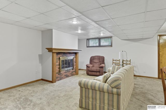 2418 S 49th Avenue, Omaha, NE 68106