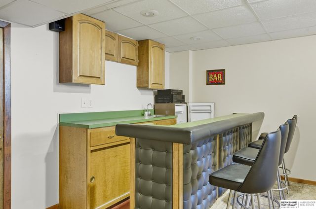 2418 S 49th Avenue, Omaha, NE 68106