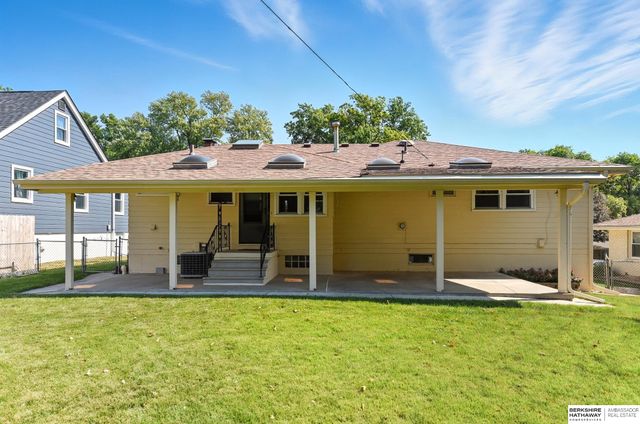 2418 S 49th Avenue, Omaha, NE 68106