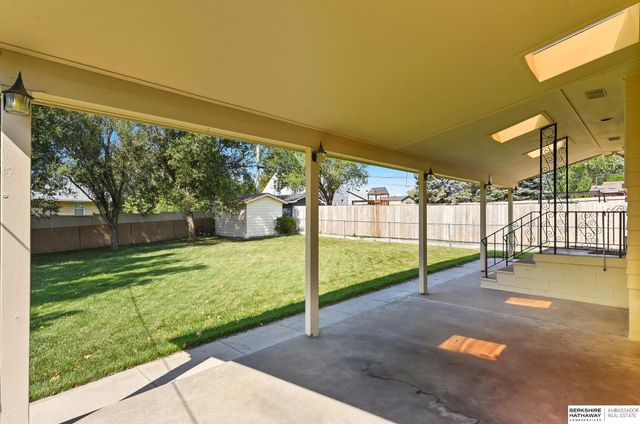 2418 S 49th Avenue, Omaha, NE 68106