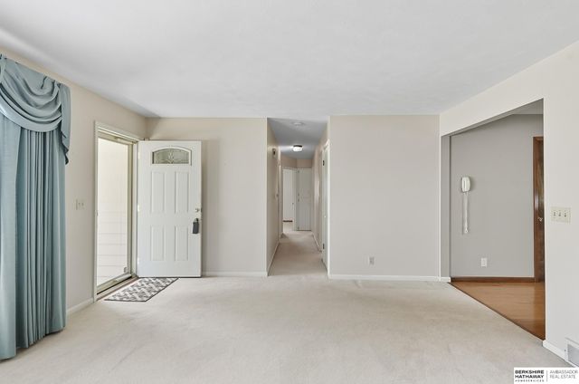 2418 S 49th Avenue, Omaha, NE 68106