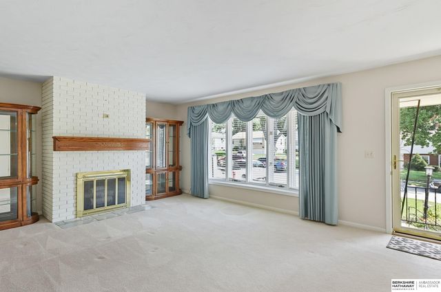 2418 S 49th Avenue, Omaha, NE 68106