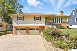 2418 S 49th Avenue, Omaha, NE 68106