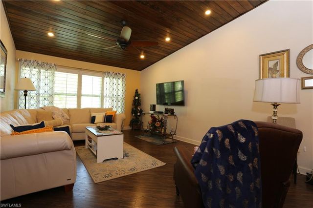 3563 Antarctic CIR 2102, Naples, FL 34112