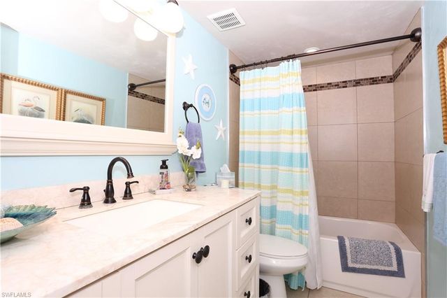 3563 Antarctic CIR 2102, Naples, FL 34112