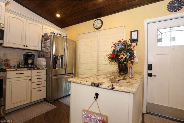 3563 Antarctic CIR 2102, Naples, FL 34112