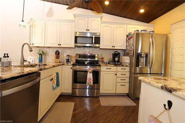 3563 Antarctic CIR 2102, Naples, FL 34112
