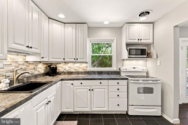 5256 MEDWICK CT, Woodbridge, VA 22193