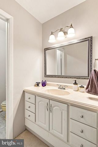 5256 MEDWICK CT, Woodbridge, VA 22193