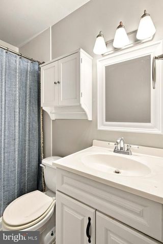 5256 MEDWICK CT, Woodbridge, VA 22193