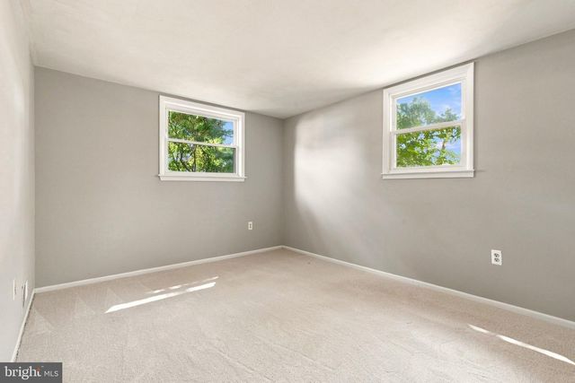 5256 MEDWICK CT, Woodbridge, VA 22193