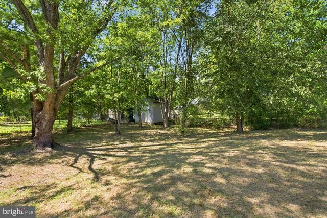 5256 MEDWICK CT, Woodbridge, VA 22193