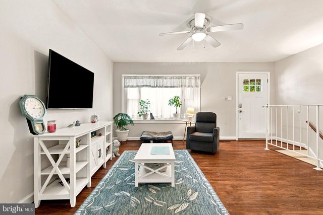 5256 MEDWICK CT, Woodbridge, VA 22193