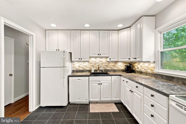 5256 MEDWICK CT, Woodbridge, VA 22193