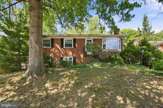 5256 MEDWICK CT, Woodbridge, VA 22193