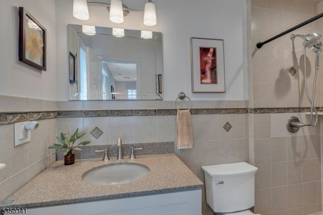 71 New St, Allendale Boro, NJ 07401