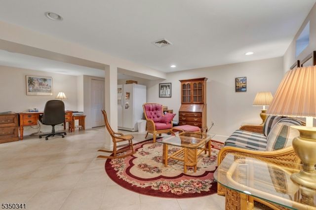 71 New St, Allendale Boro, NJ 07401