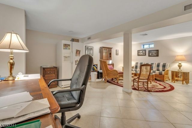 71 New St, Allendale Boro, NJ 07401