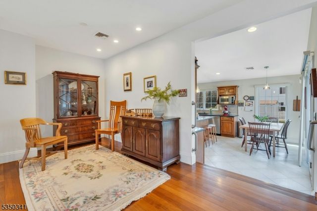 71 New St, Allendale Boro, NJ 07401