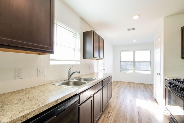 8707 Wooster Trails Drive, Baytown, TX 77521