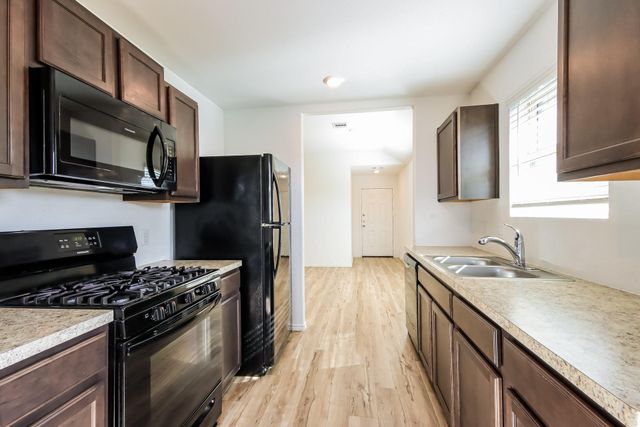 8707 Wooster Trails Drive, Baytown, TX 77521