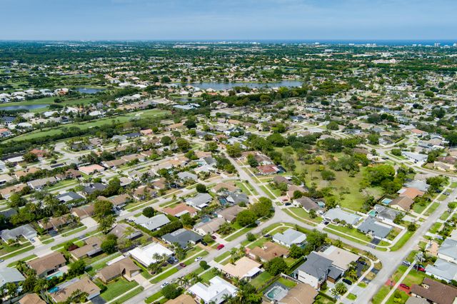 4886 Acorn Drive, Boca Raton, FL 33487