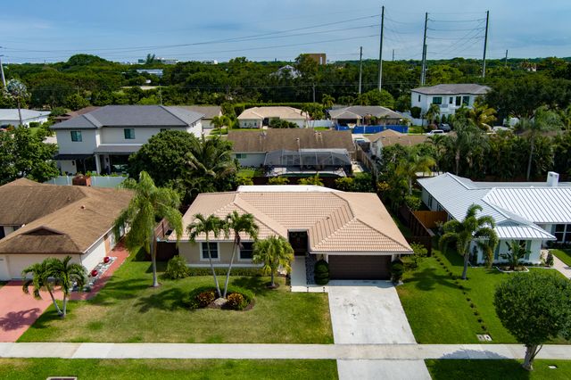 4886 Acorn Drive, Boca Raton, FL 33487