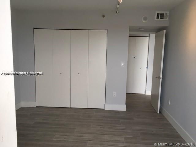 20515 E Country Club Dr 1045, Aventura, FL 33180